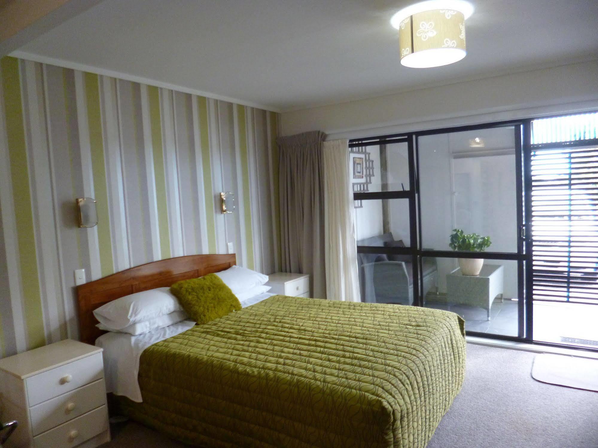 Opua Boutique Seaview Motel Eksteriør billede